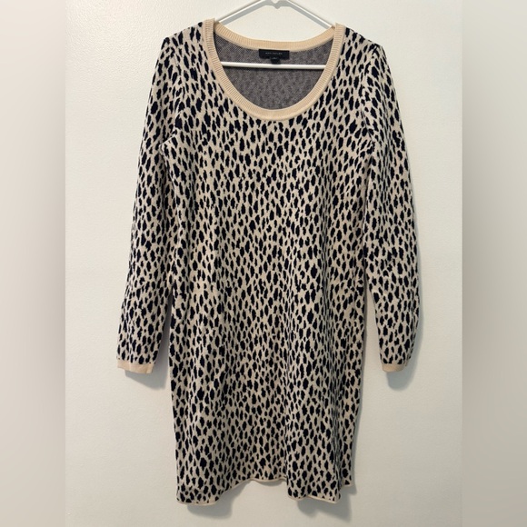 Ann Taylor Sweaters - Ann Taylor Black and Cream Crew Neck Sweater with Animal Print